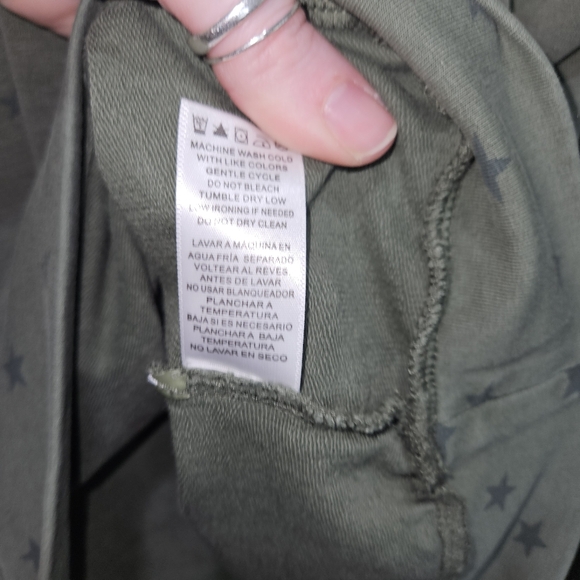 NWT! Billy T Shop Sweatshirt Women's Small Green Favorite Army Star Ruffle NEW - Picture 9 of 16